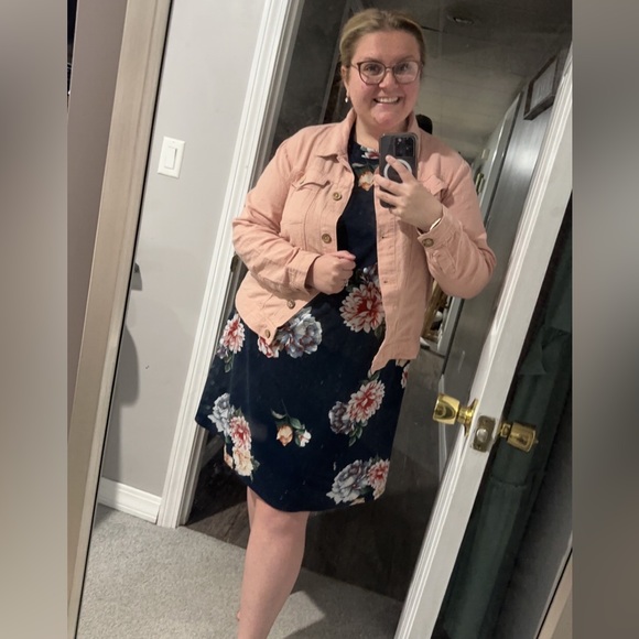 Meet your Posher, Courtney - Picture 3 of 5